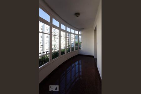 Apartamento para alugar com 237m², 3 quartos e 2 vagasVaranda