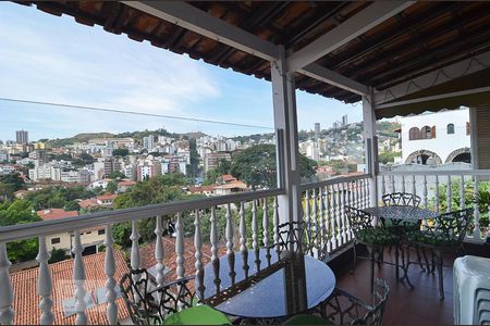 Varanda de casa para alugar com 7 quartos, 450m² em São Bento, Belo Horizonte