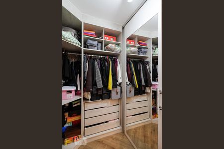 Apartamento para alugar com 77m², 2 quartos e 1 vagaCloset