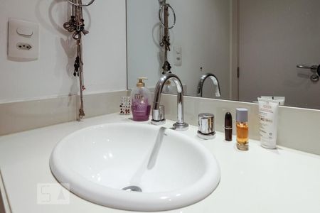 Apartamento para alugar com 77m², 2 quartos e 1 vagaBanheiro