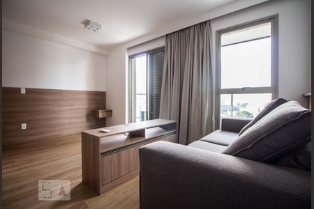 Sala e quarto de kitnet/studio à venda com 1 quarto, 33m² em Pinheiros, São Paulo