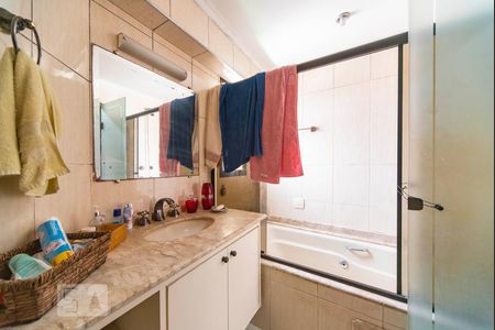 Apartamento à venda com 130m², 3 quartos e 2 vagas Apartamento à venda com 130m², 3 quartos e 2 vagasBanheiro Quarto 3