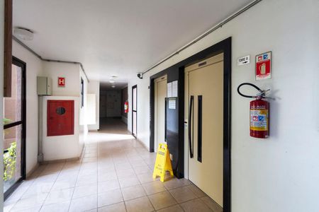 Apartamento para alugar com 51m², 2 quartos e 1 vagaHall social