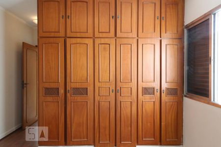 Casa à venda com 378m², 3 quartos e 3 vagas Casa à venda com 378m², 3 quartos e 3 vagasSuíte