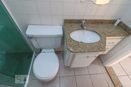 Banheiro de apartamento para alugar com 3 quartos, 104m² em Vila São Vicente, São Paulo
