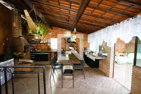 Casa à venda com 250m², 4 quartos e 3 vagasÁrea gourmet