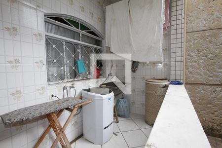 Casa à venda com 250m², 4 quartos e 3 vagasÁrea de Serviço