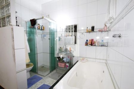 Casa à venda com 250m², 4 quartos e 3 vagasBanheiro suíte