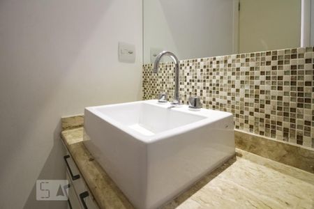Apartamento à venda com 72m², 2 quartos e 2 vagas Apartamento à venda com 72m², 2 quartos e 2 vagasBanheiro