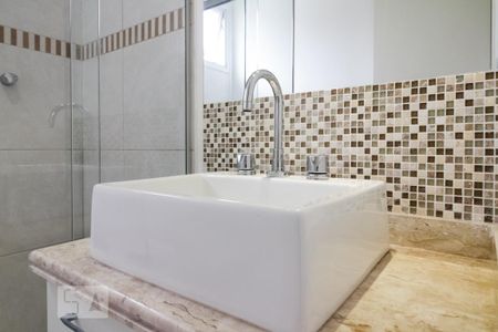Banheiro Suíte de apartamento para alugar com 2 quartos, 72m² em Vila Yara, Osasco