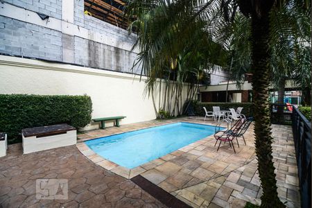 Apartamento para alugar com 68m², 2 quartos e 1 vagaÁrea Comum - Piscina