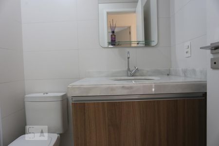 Banheiro de apartamento para alugar com 1 quarto, 45m² em Santa Efigênia, São Paulo