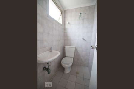 Apartamento para alugar com 72m², 2 quartos e 2 vagas Apartamento para alugar com 72m², 2 quartos e 2 vagasBanheiro de Serviço