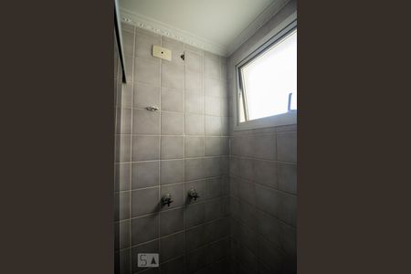 Banheiro  de apartamento à venda com 2 quartos, 72m² em Vila Léa, Santo André