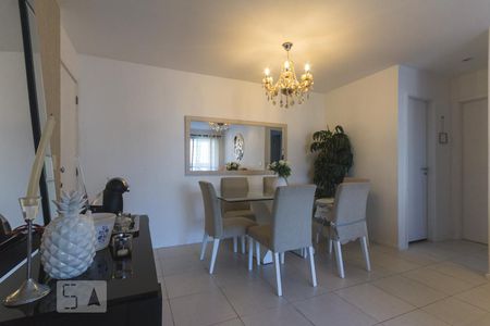 Sala de apartamento para alugar com 3 quartos, 98m² em Barra da Tijuca, Rio de Janeiro