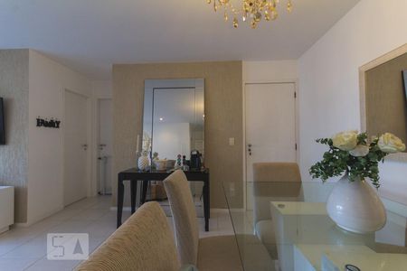 Sala de apartamento para alugar com 3 quartos, 98m² em Barra da Tijuca, Rio de Janeiro