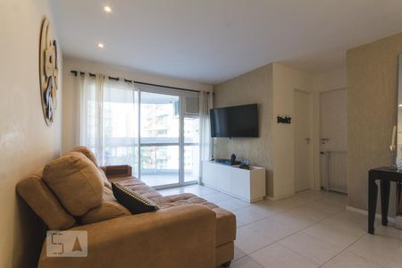 Sala de apartamento para alugar com 3 quartos, 98m² em Barra da Tijuca, Rio de Janeiro
