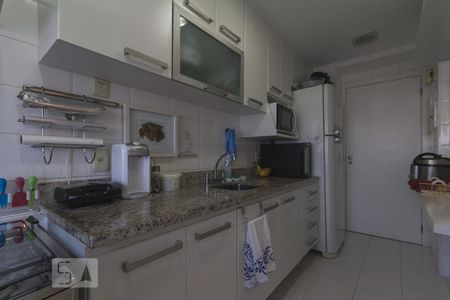Apartamento para alugar com 98m², 3 quartos e 2 vagasCozinha