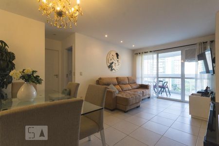 Sala de apartamento para alugar com 3 quartos, 98m² em Barra da Tijuca, Rio de Janeiro