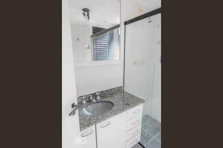 Banheiro  de apartamento à venda com 1 quarto, 40m² em Indianópolis, São Paulo