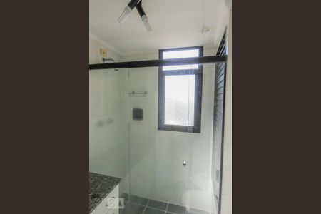 Banheiro  de apartamento à venda com 1 quarto, 40m² em Indianópolis, São Paulo