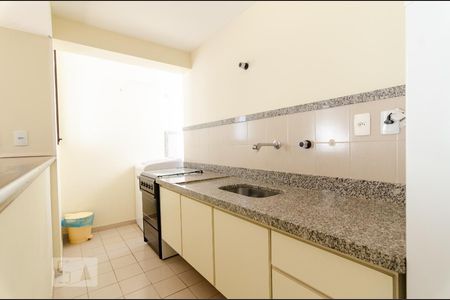 Cozinha de apartamento para alugar com 1 quarto, 50m² em Cambuí, Campinas