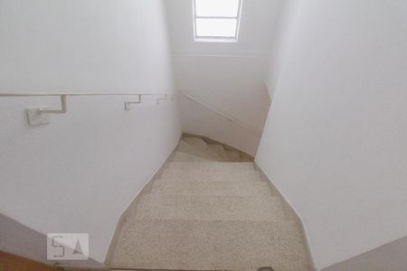 Casa à venda com 180m², 3 quartos e 2 vagasEscada