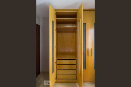 Apartamento para alugar com 55m², 2 quartos e 2 vagasSuíte