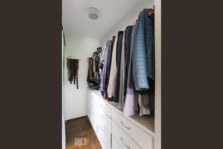 Apartamento à venda com 162m², 2 quartos e 2 vagasCloset Suíte 01