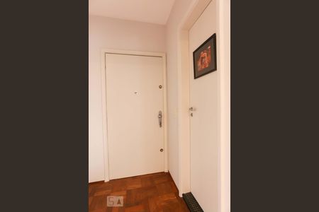 Apartamento à venda com 162m², 2 quartos e 2 vagasCorredor de entrada