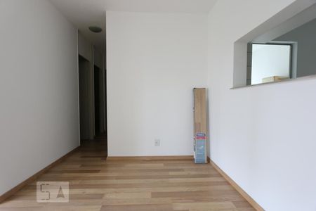Sala de apartamento para alugar com 3 quartos, 68m² em Jardim Londrina, São Paulo