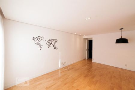 Sala de apartamento para alugar com 3 quartos, 82m² em Parque Residencial Julia, São Paulo