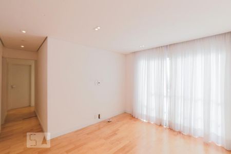 Sala de apartamento para alugar com 3 quartos, 82m² em Parque Residencial Julia, São Paulo