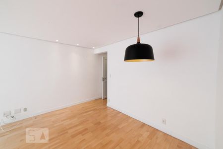 Sala de apartamento para alugar com 3 quartos, 82m² em Parque Residencial Julia, São Paulo