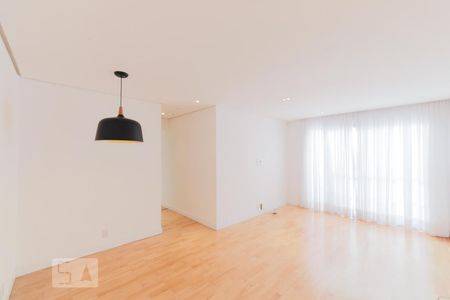 Sala de apartamento para alugar com 3 quartos, 82m² em Parque Residencial Julia, São Paulo