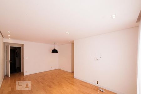 Sala de apartamento para alugar com 3 quartos, 82m² em Parque Residencial Julia, São Paulo