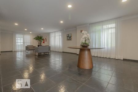 Apartamento à venda com 75m², 2 quartos e 2 vagas Apartamento à venda com 75m², 2 quartos e 2 vagasHall