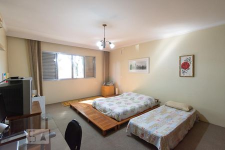 Casa para alugar com 480m², 5 quartos e 6 vagasSuíte 4