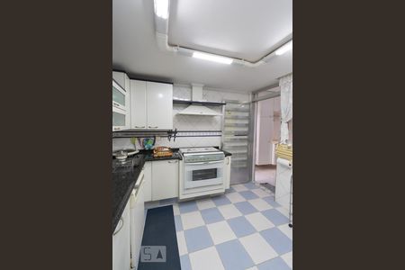 Casa para alugar com 480m², 5 quartos e 6 vagasCozinha