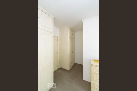 Casa para alugar com 480m², 5 quartos e 6 vagasSuíte 2