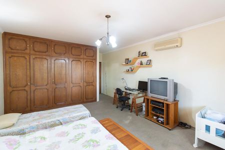 Casa para alugar com 480m², 5 quartos e 6 vagasSuíte 4