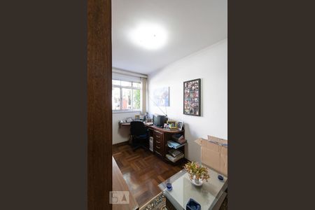 Casa para alugar com 480m², 5 quartos e 6 vagasBiblioteca