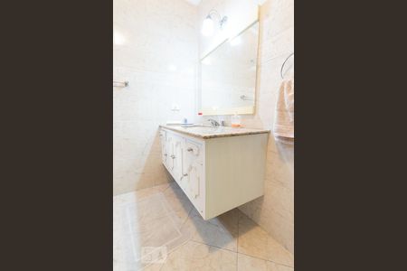 Casa para alugar com 480m², 5 quartos e 6 vagasBanheiro Suíte 3