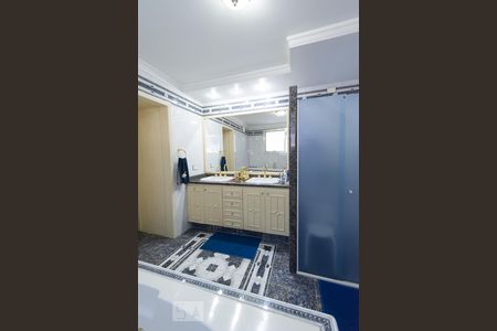 Casa para alugar com 480m², 5 quartos e 6 vagasBanheiro Suíte 5