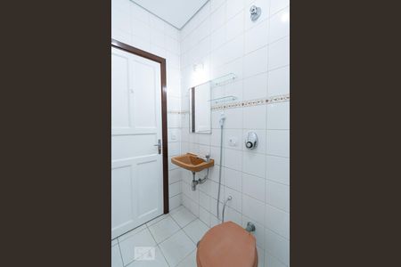 Banheiro Social de casa para alugar com 1 quarto, 40m² em Jardim Internacional, São Paulo