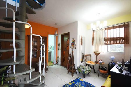Sala de apartamento para alugar com 1 quarto, 72m² em Jardim Londrina, São Paulo