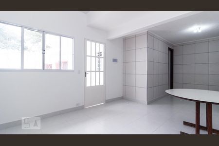 Sala de casa para alugar com 1 quarto, 46m² em Jardim Internacional, São Paulo