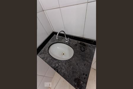 Casa para alugar com 370m², 2 quartos e 6 vagasBanheiro do quarto 1