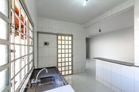 Casa para alugar com 370m², 2 quartos e 6 vagasCozinha