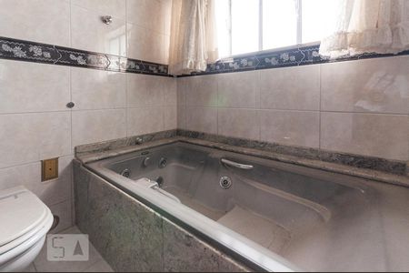 Apartamento à venda com 194m², 3 quartos e 1 vagaBanheiro - Banheira